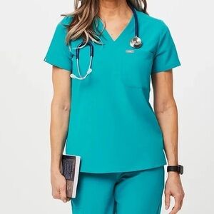 FIGS scrubs Teal Catarina one pocket top - size XS